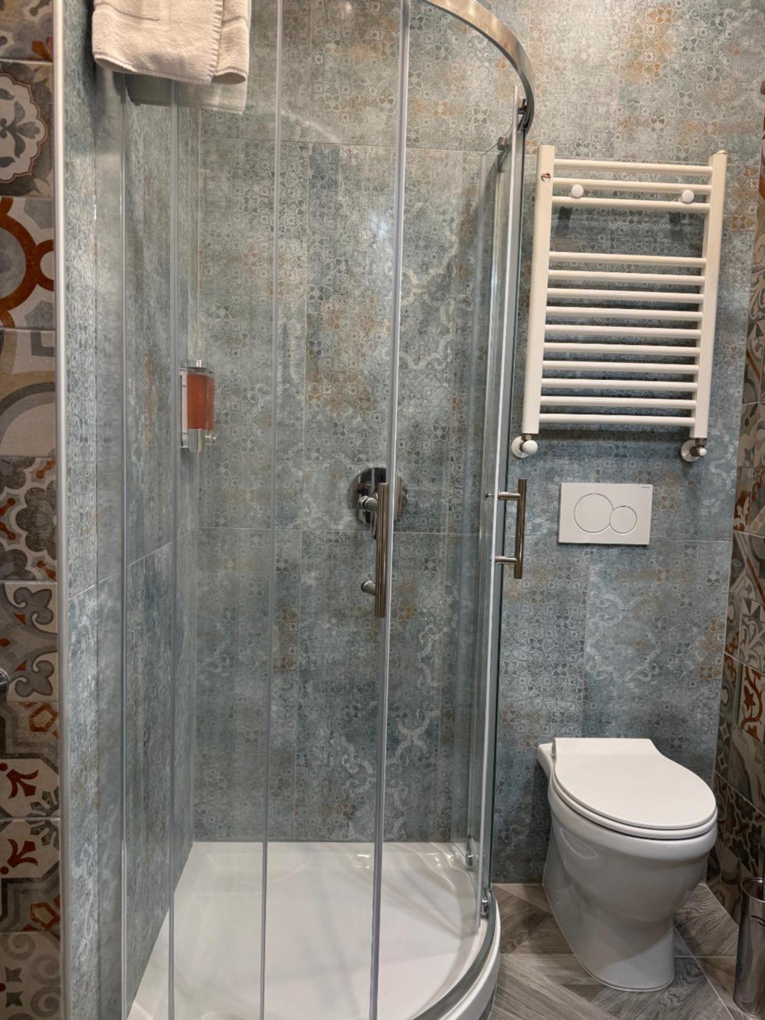 Luxor Eco Roma Casa E Appartamento Per Vacanze In Centro Piazza Bologna, Colosseo, Piazza Di Spagna, Vaticano, San Pietro, Sapienza, Fontana Di Trevi, Piazza Navona, Trastevere, Tiburtina, Termini, Aeroporto 2* Rome