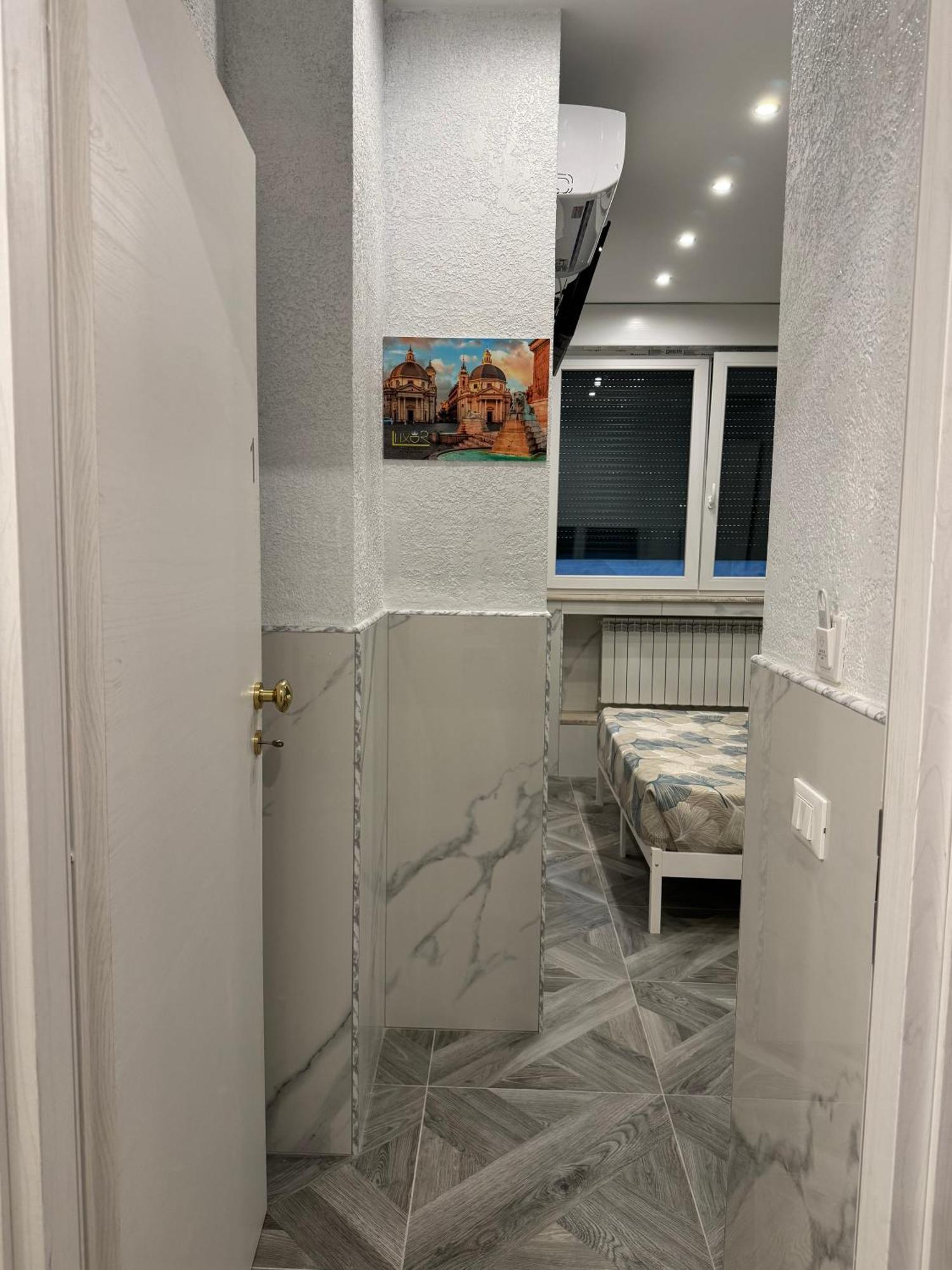 Luxor Eco Roma Casa E Appartamento Per Vacanze In Centro Piazza Bologna, Colosseo, Piazza Di Spagna, Vaticano, San Pietro, Sapienza, Fontana Di Trevi, Piazza Navona, Trastevere, Tiburtina, Termini, Aeroporto Rom