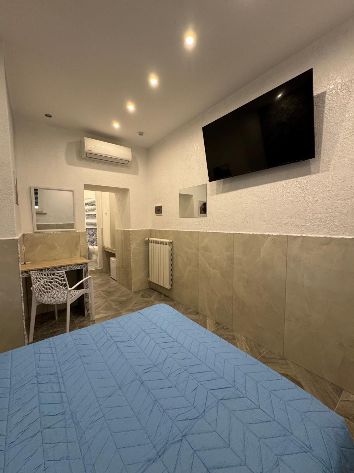 Luxor Eco Roma Casa E Appartamento Per Vacanze In Centro Piazza Bologna, Colosseo, Piazza Di Spagna, Vaticano, San Pietro, Sapienza, Fontana Di Trevi, Piazza Navona, Trastevere, Tiburtina, Termini, Aeroporto Frühstückspension