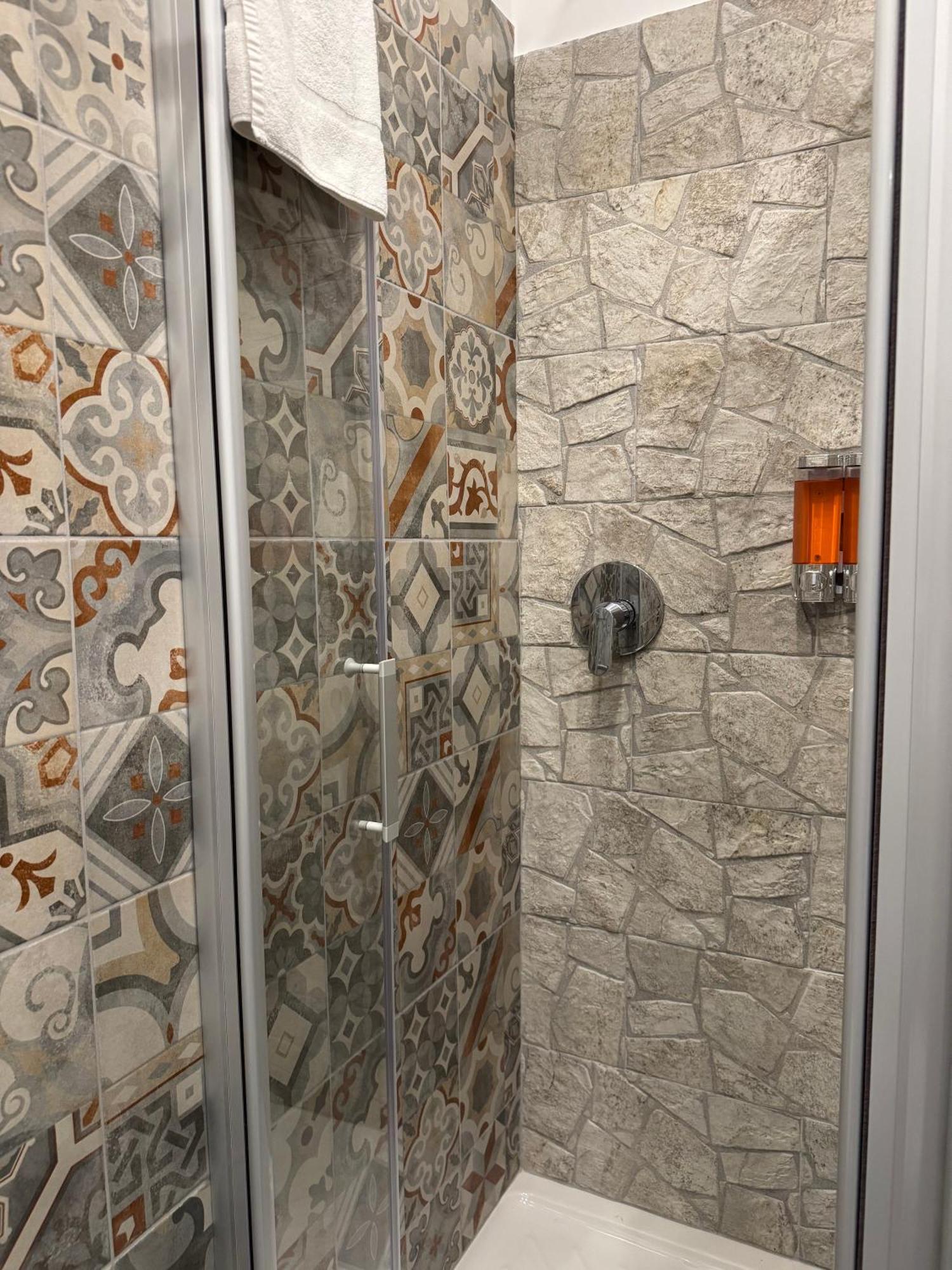 Bed and breakfast Luxor Eco Casa E Per Vacanze In Centro Piazza Bologna, Colosseo, Piazza Di Spagna, Vaticano, San Pietro, Sapienza, Fontana Di Trevi, Piazza Navona, Trastevere, Tiburtina, Termini, Aeroporto 2*