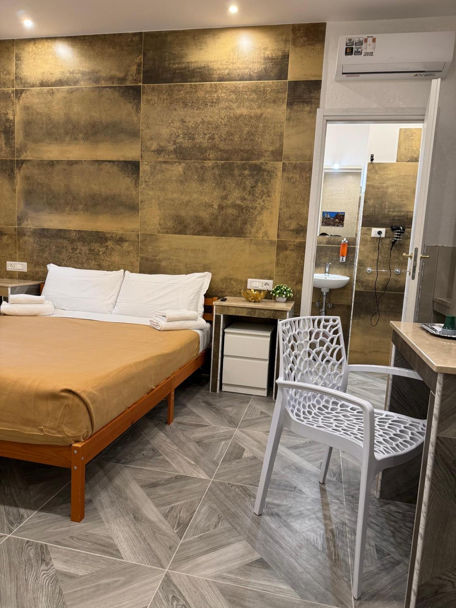 Frühstückspension Luxor Eco Roma Casa E Appartamento Per Vacanze In Centro Piazza Bologna, Colosseo, Piazza Di Spagna, Vaticano, San Pietro, Sapienza, Fontana Di Trevi, Piazza Navona, Trastevere, Tiburtina, Termini, Aeroporto