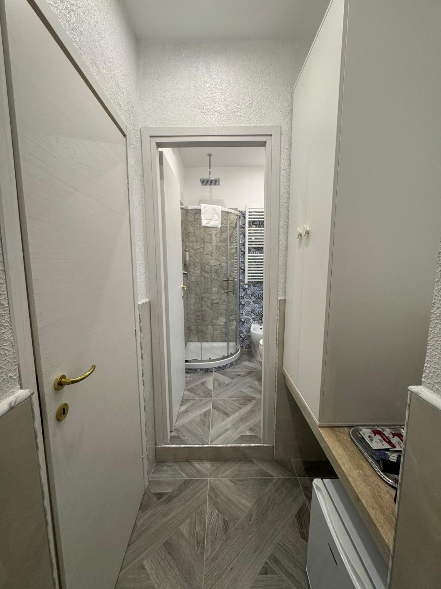 Luxor Eco Casa E Per Vacanze In Centro Piazza Bologna, Colosseo, Piazza Di Spagna, Vaticano, San Pietro, Sapienza, Fontana Di Trevi, Piazza Navona, Trastevere, Tiburtina, Termini, Aeroporto Bed and breakfast